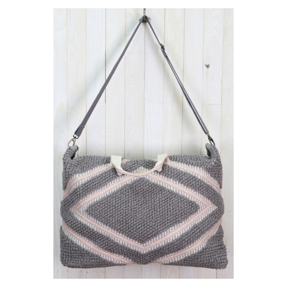 🔥LAST ONE!!🔥 Diamond Pattern Weekend Bag - Picture 2 of 6